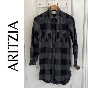 Aritzia Wilfred Free Grey & Black Plaid Long-Sleeve Button-Down Top, Size XXS